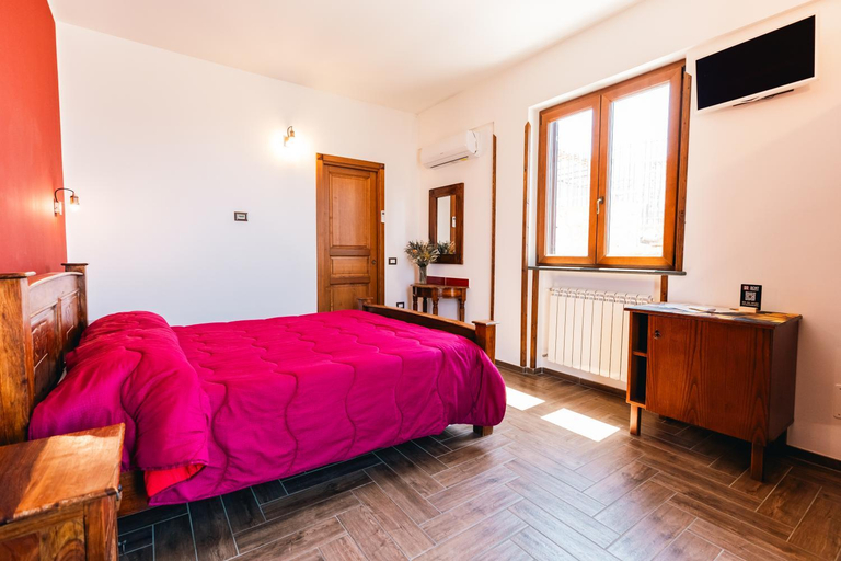 Bedroom 2, The Chalet, guest house, Napoli