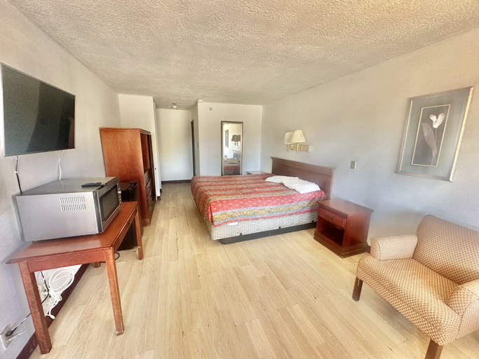 Room 2, Albuquerque lnn, Bernalillo