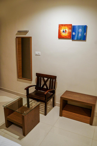 Shared lounge/TV area 2, Gino Tourist home, Ernakulam