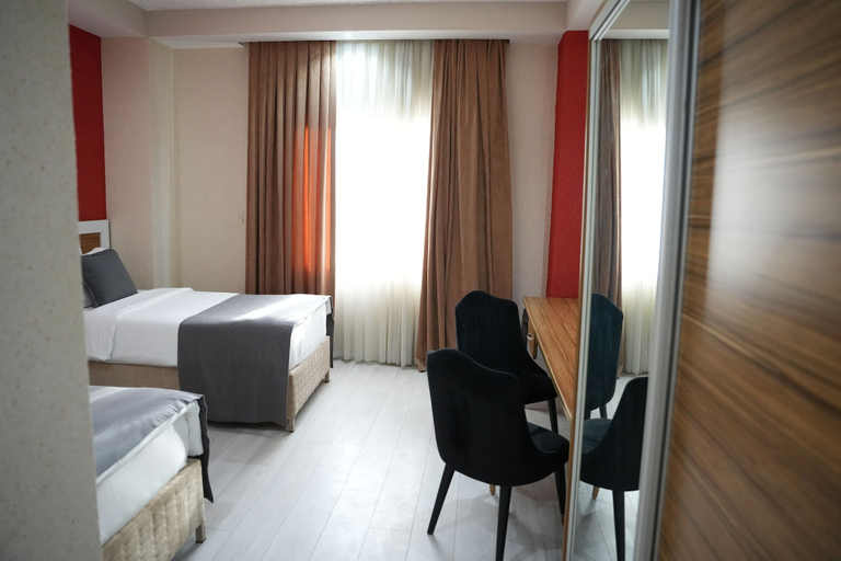 Bedroom 3, Mira Blue Hotel, Merkez