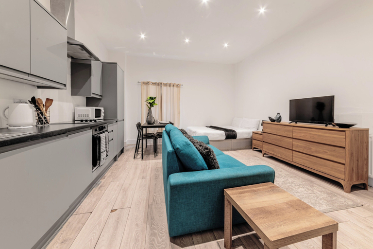 Interior 3, Sleeps 2 - Central - Studio - Wifi - Paid Parking, Kent