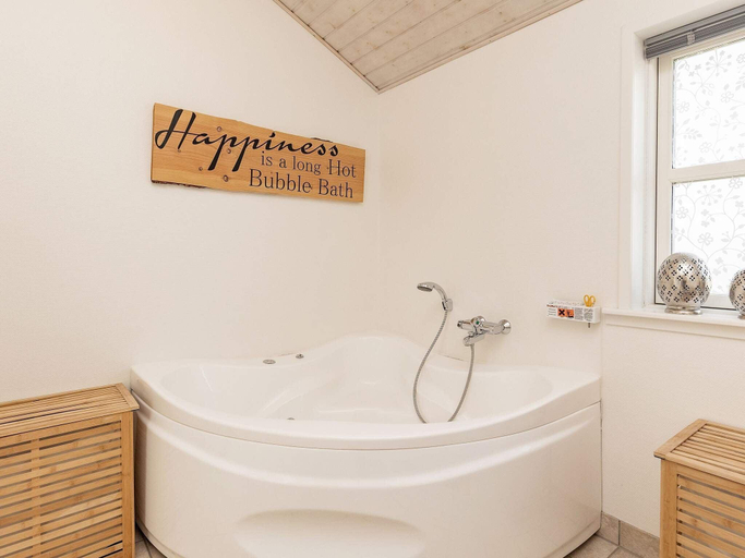 Bathroom 3, 5 star holiday home in Hirtshals, Hjørring
