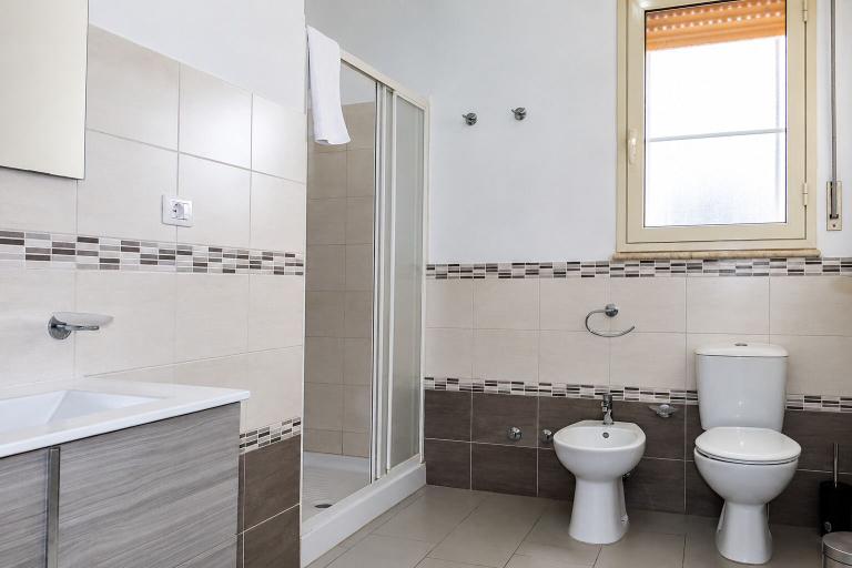 Bathroom 4, Villa Leuka San Lorenzo, Syracuse