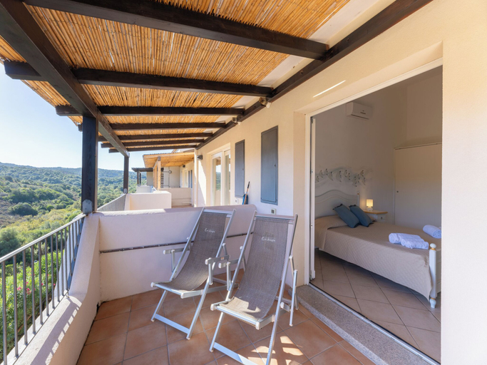Balcony 5, Complex With Pool and sea View, Olbia-Tempio