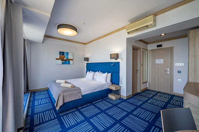Bedroom 3, HVD Viva Club Hotel - Beach All Inclusive, Varna