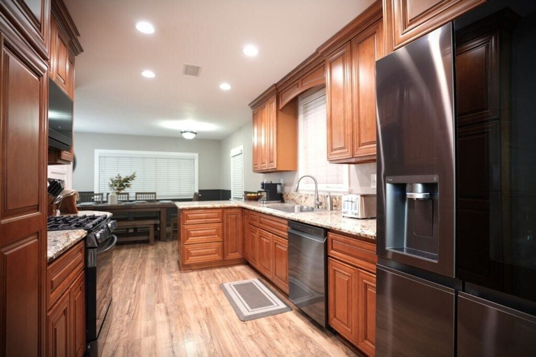 Others 4, Designer decorated 6 bedroom 4 bath pool home, Orange