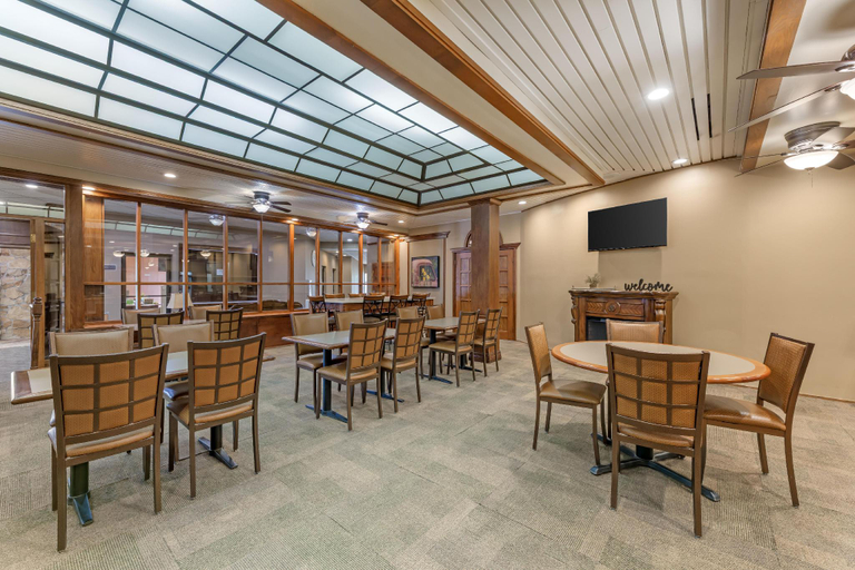 Food & Drinks 5, Best Western Plus Wooster Hotel & Conference Center, Wayne