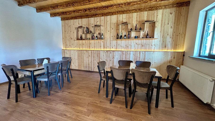 Food & Drinks 3, Royal Galaxy Kazbegi, Kazbegi
