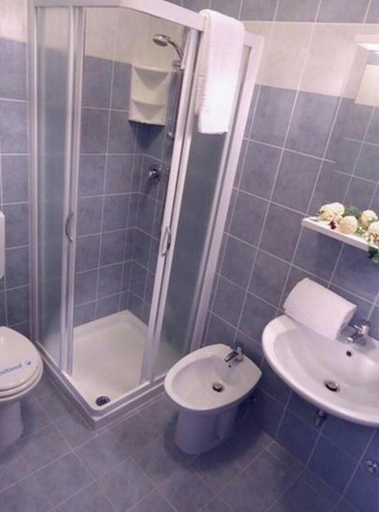 Bathroom, Your Holiday Escape Just 250mt From the Beach, Venezia