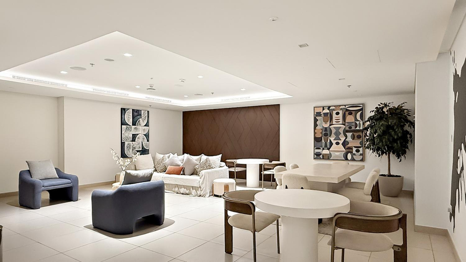Food & Drinks, Tranquil 2BR w/ Mesmerizing Creek Harbour Views, Dubai