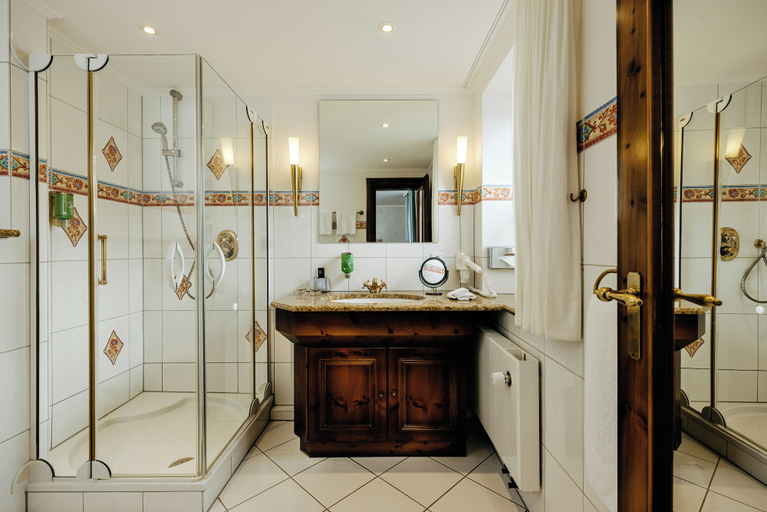 Bathroom 4, Romantik Berghotel Astenkrone, Hochsauerlandkreis