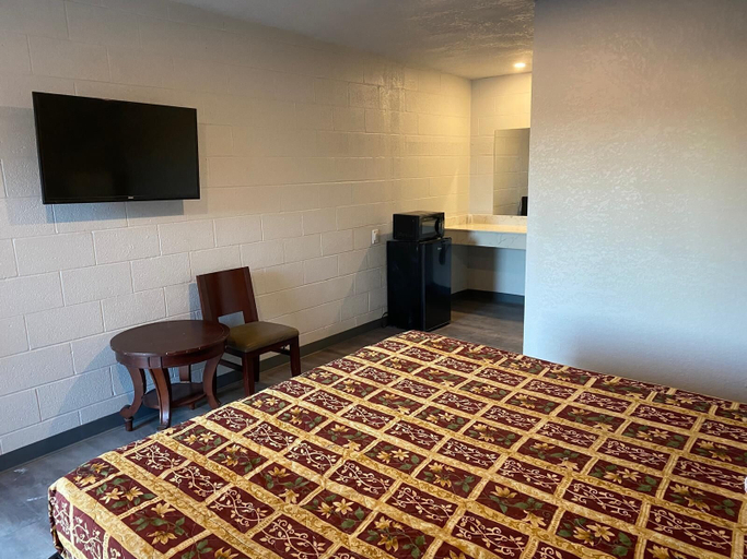 Room 3, Fremont Motel, Yolo
