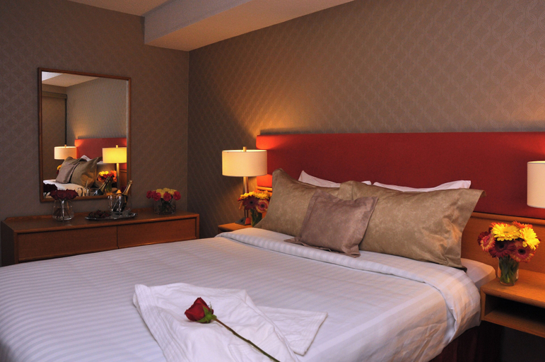 Bedroom 4, Cartier Place Suite Hotel, Ottawa