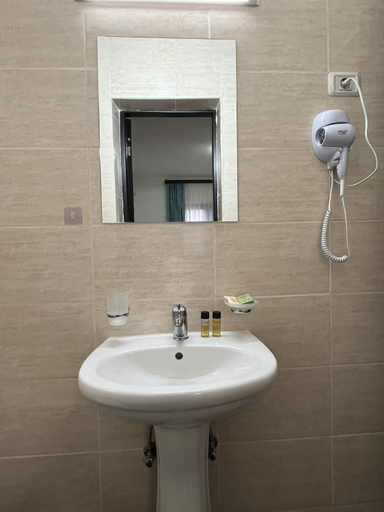Bathroom 3, Vila Macris, Tuzla