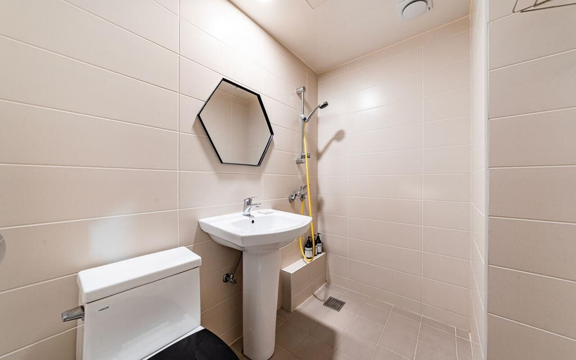 Bathroom, Stay-Q Yongmun, Daedeok