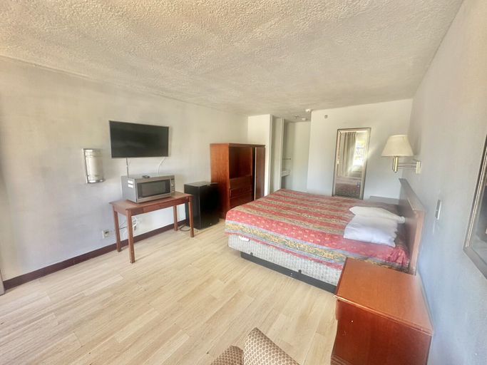Room 4, Albuquerque lnn, Bernalillo
