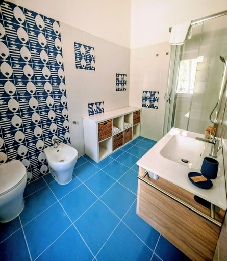 Bathroom 5, Dea Rooms, Salerno