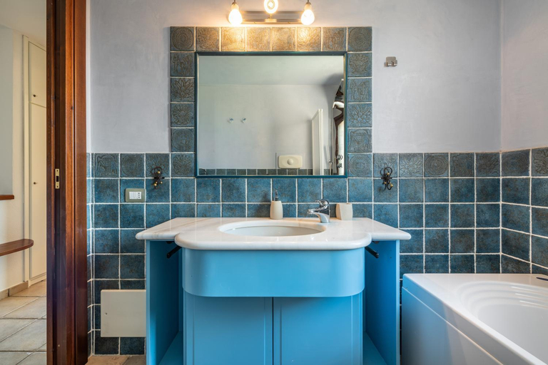 Bathroom 3, villa Isabel 2, Cagliari