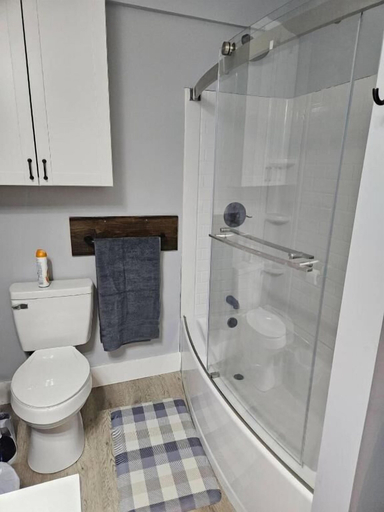 Bathroom 3, Howland House King bed Seconds from I-95, Penobscot