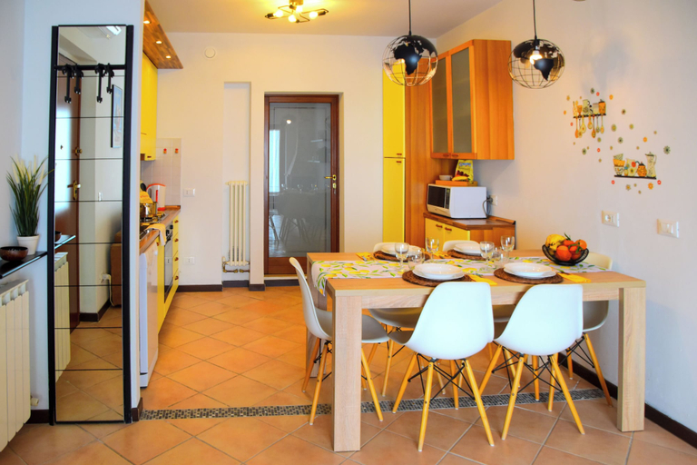 Dining room 5, Bright Flat Over the Hills of Lake Garda, Brescia