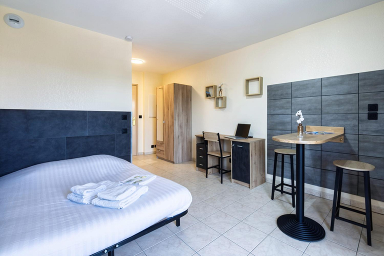 Bedroom 2, Residence Columba - Apparts meubles Agen Sud, Lot-et-Garonne