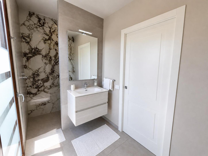 Bathroom 3, Villa Elena, Brescia