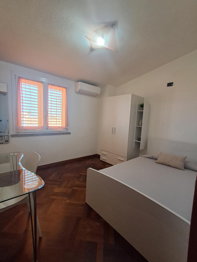 Others 5, B&B Casa Viola, Sassari