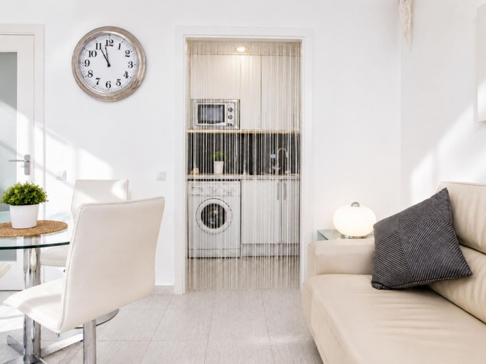 Others 3, Apartamnet en el Centro de Sitges con Terraza, Barcelona