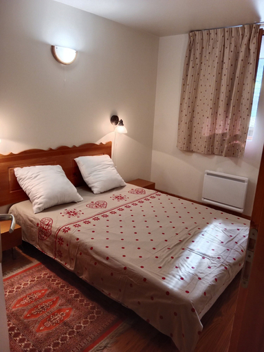 Room 4, Apartment With Balcony for 6 People, Savoie
