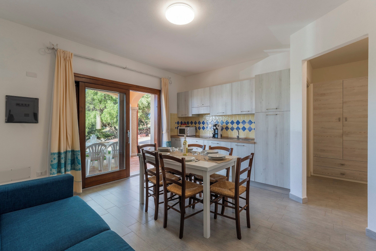 Dining room 5, Comfy Accommodation With sea View, Olbia-Tempio