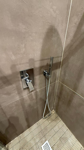 Bathroom 2, “A piazzetta”, Napoli