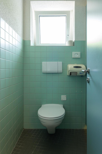 Bathroom 5, Richterswil Youth Hostel, Horgen