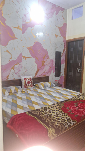 Bedroom 2, Braj Pushp Guest House, Mathura