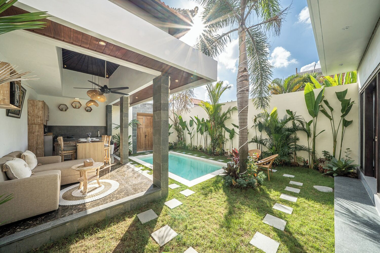 Outdoor dining 4, Villa Monik Seminyak, Badung