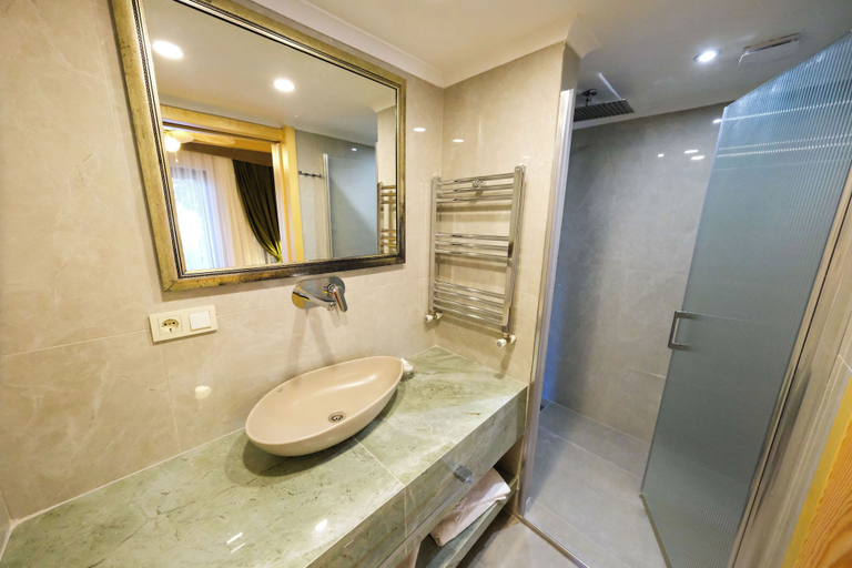 Bathroom 5, Palace Hotel Olive Odore, Ayvacık