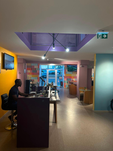 Public Area, Unisotel, Rhône