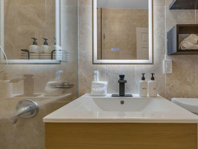 Bathroom 5, Stylish 2BR & Parking in Design District, Miami-Dade
