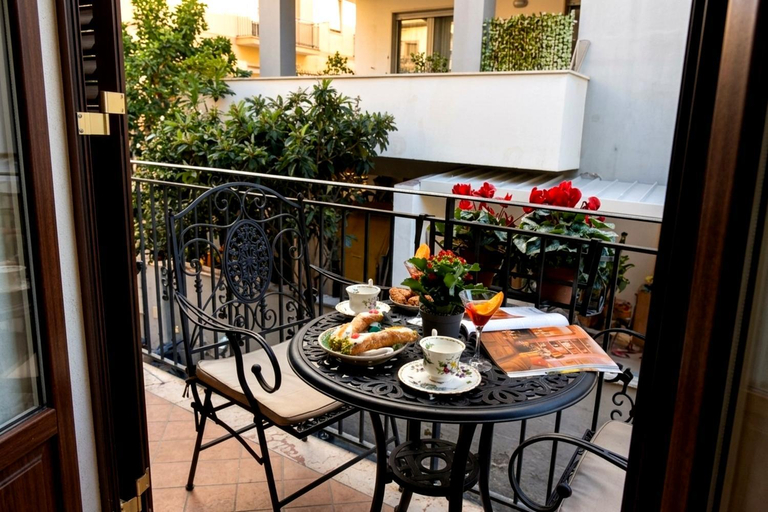 Others 5, Gloden House Apartments, Messina