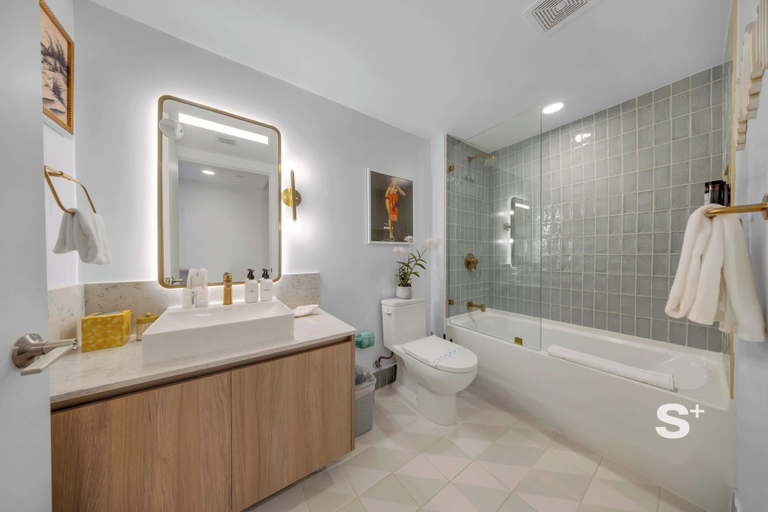 Bathroom, Stylish Studio Condo in Downtown Miami, Miami-Dade