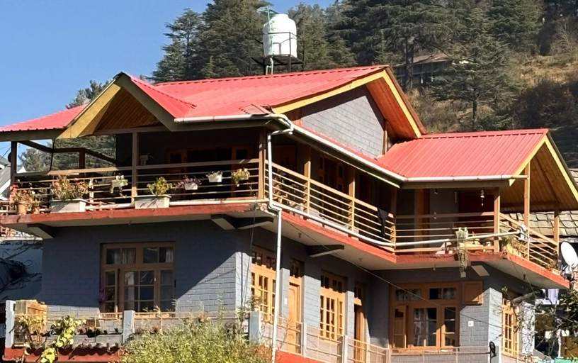 Exterior & Views