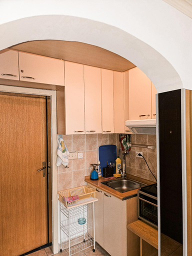 Others 3, Tea Apartments