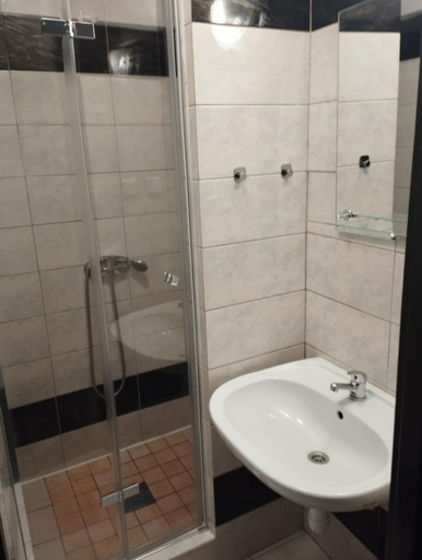 Bathroom 3, Osrodek Wypoczynkowy Eden Katy Rybackie, Nowy Dwór Gdański