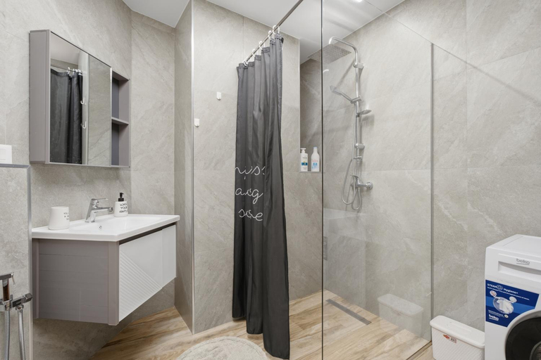 Bathroom 2, Adriatic Wave 1, Durrësit