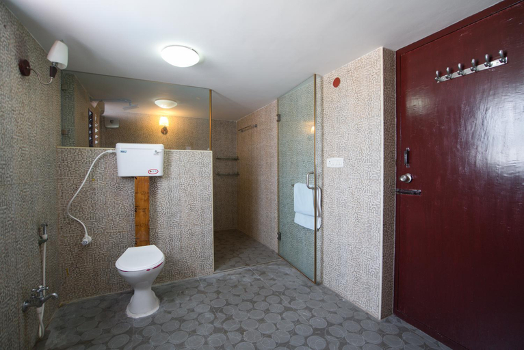 Bathroom 5, Sais lotus villa -Home stay and Event venue, Coimbatore
