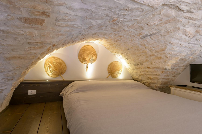 Bedroom 2, Alcova Cellini, Brindisi