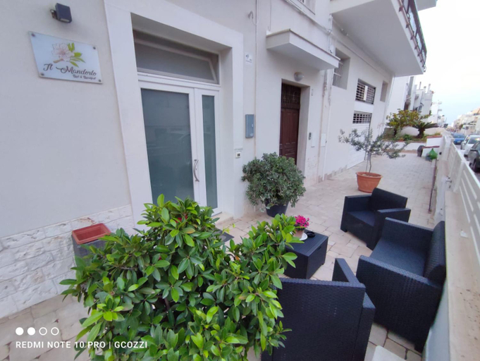 Others 2, B&B Il mandorlo, Bari