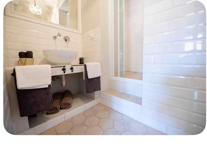 Bathroom, Beach apartment in the center, Imperia