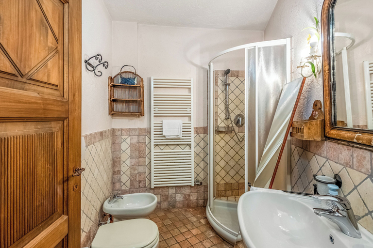 Bathroom 5, Courmayeur Apartment X6 Parking, Aosta