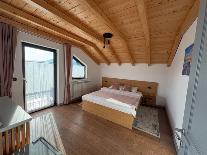 Bedroom 3, Linistea Codrului, Borsa