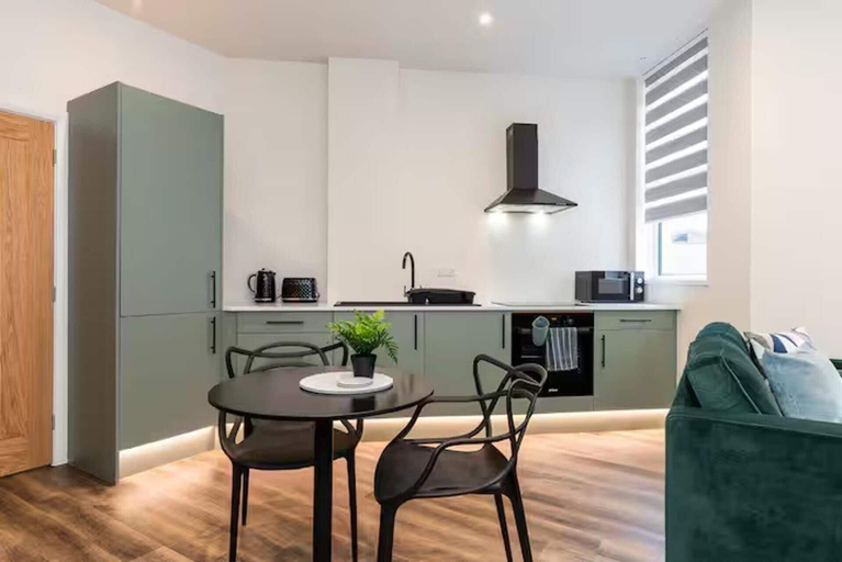 Dining, Harmony 4 - Stylish Central Studio Near Stadium, Leicester